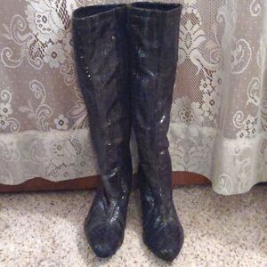 Women's size 8 1/2 Animal print knee‎ high boot 3 1/2 inch heel blue gray